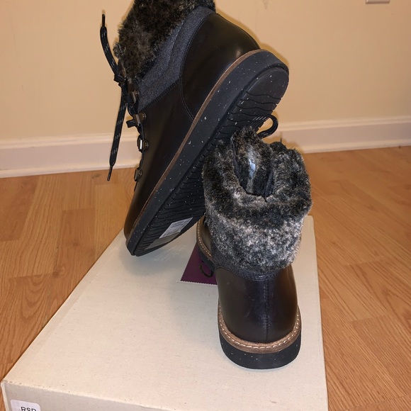 Clarks - Picture 4 of 7